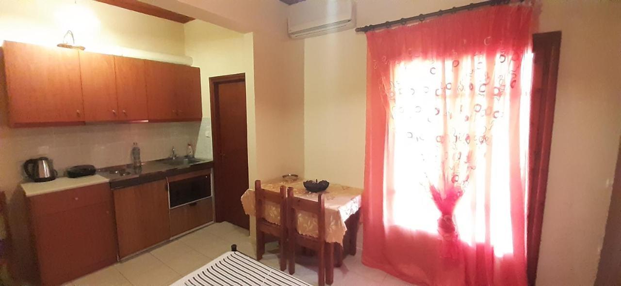 Toulatos Pantelis Apartamento Pouláta Exterior foto