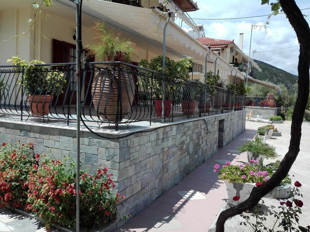 Toulatos Pantelis Apartamento Pouláta Exterior foto