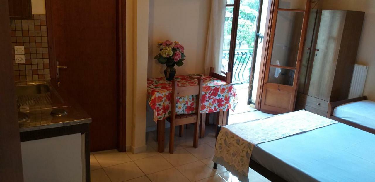 Toulatos Pantelis Apartamento Pouláta Exterior foto