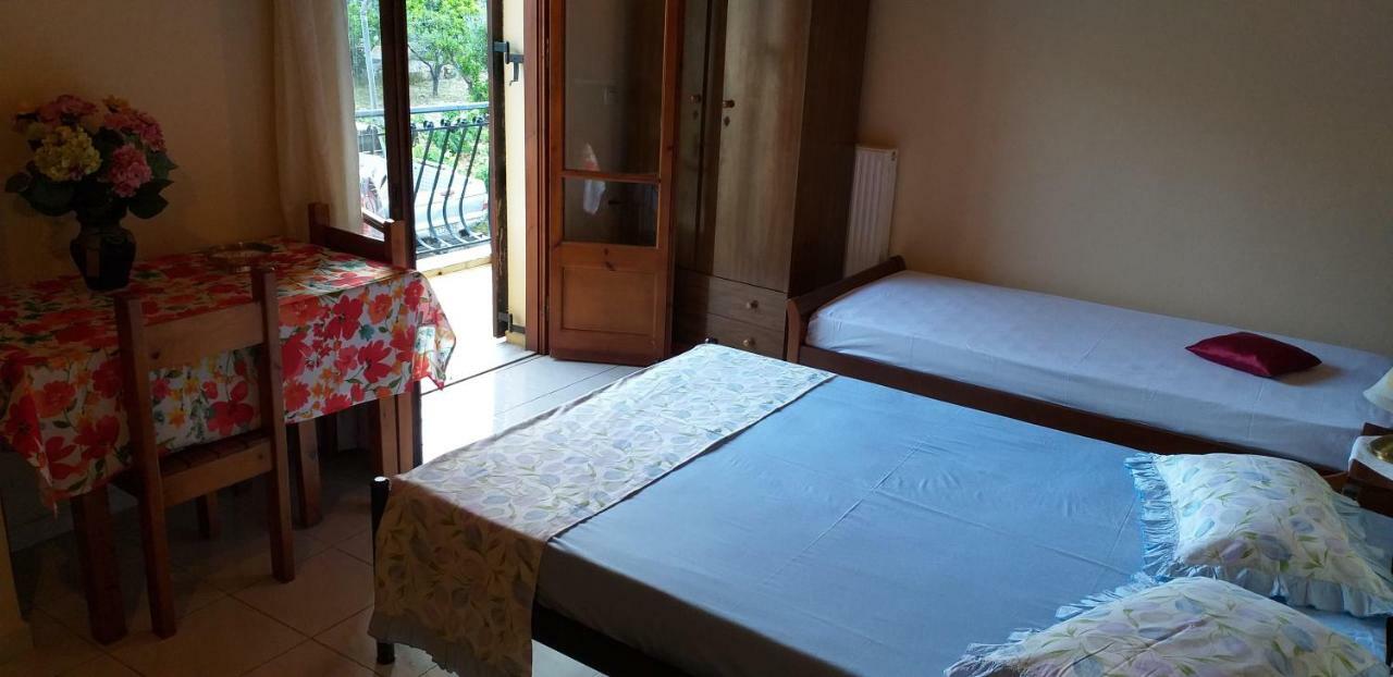 Toulatos Pantelis Apartamento Pouláta Exterior foto